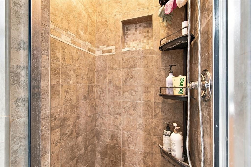На продажу: $399,000 (3 спален, 2 ванн, 2062 Квадратных фут)