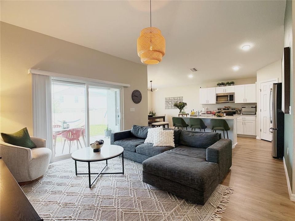 В аренду: $1,950 (3 спален, 2 ванн, 1420 Квадратных фут)