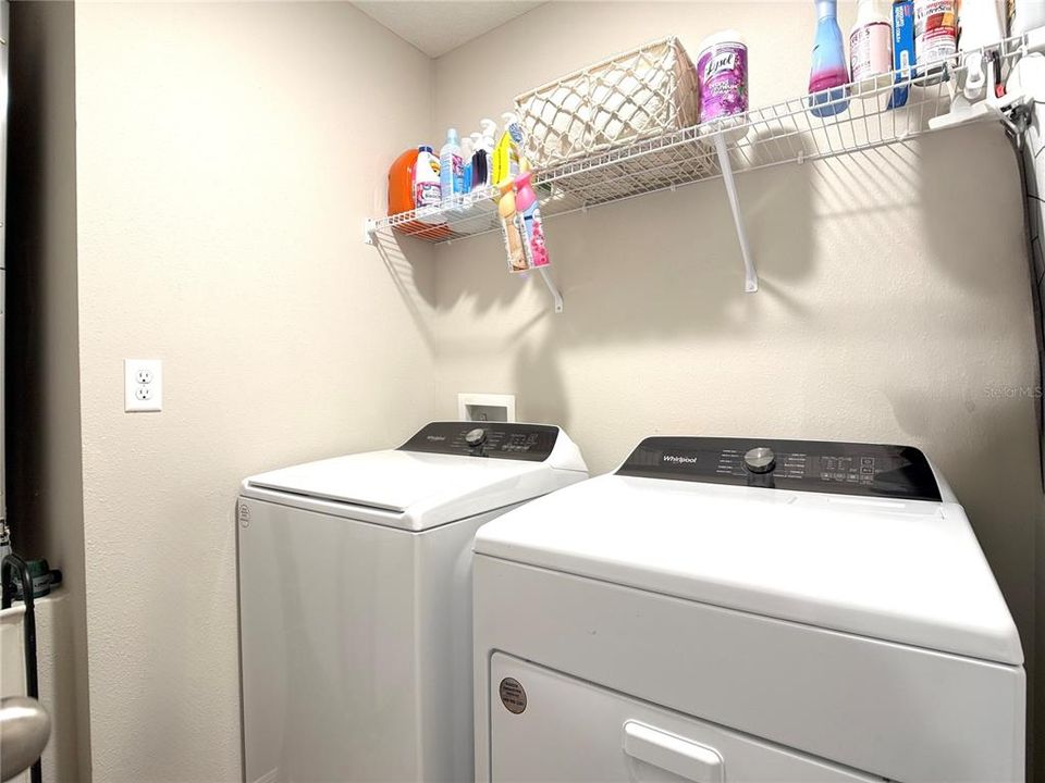 В аренду: $1,950 (3 спален, 2 ванн, 1420 Квадратных фут)