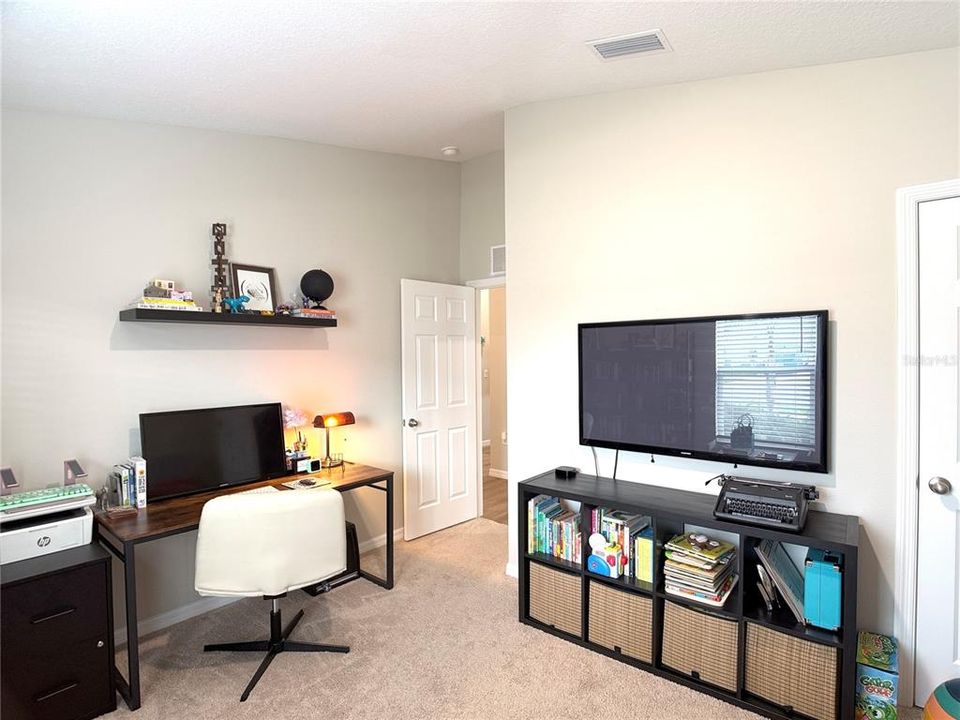 В аренду: $1,950 (3 спален, 2 ванн, 1420 Квадратных фут)