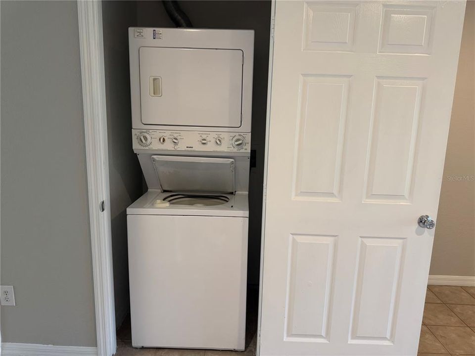 В аренду: $1,700 (2 спален, 2 ванн, 1152 Квадратных фут)