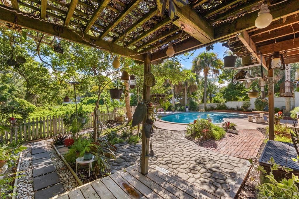 На продажу: $525,000 (3 спален, 2 ванн, 1909 Квадратных фут)