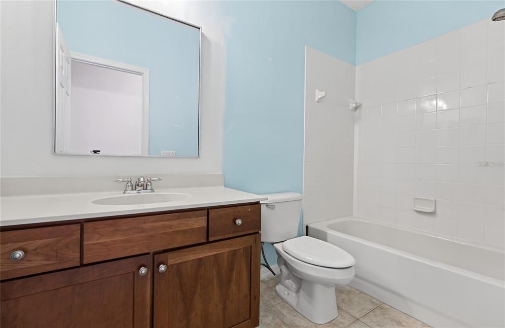 En Venta: $450,000 (3 camas, 2 baños, 2056 Pies cuadrados)