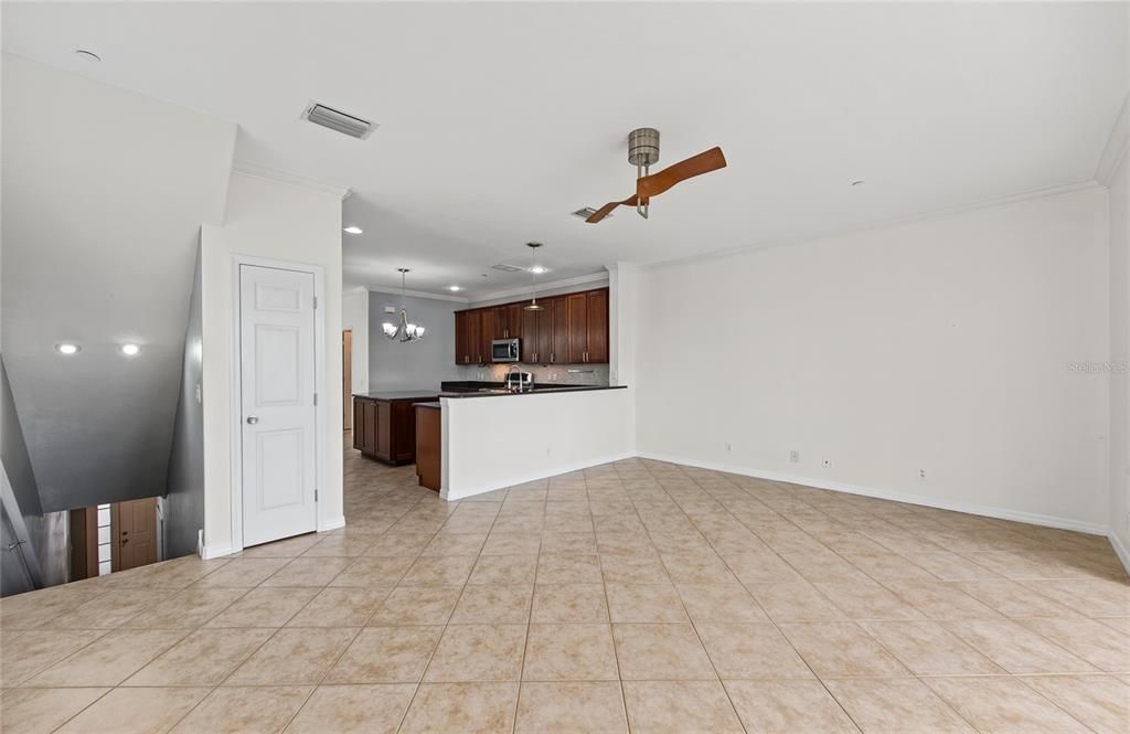En Venta: $450,000 (3 camas, 2 baños, 2056 Pies cuadrados)