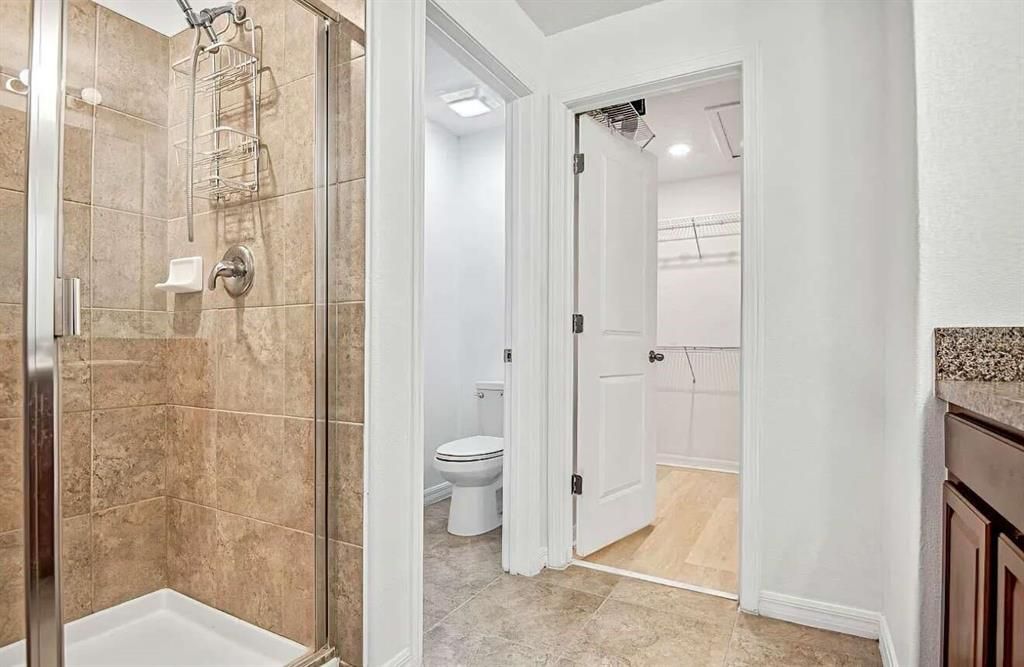 For Sale: $299,900 (3 beds, 2 baths, 1601 Square Feet)