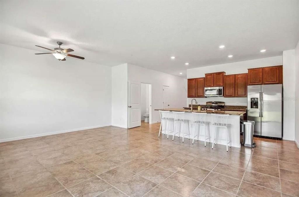 For Sale: $299,900 (3 beds, 2 baths, 1601 Square Feet)