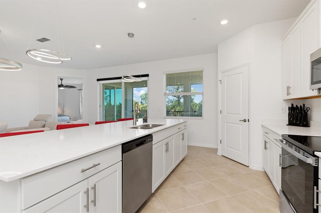 En Venta: $489,000 (3 camas, 2 baños, 2291 Pies cuadrados)