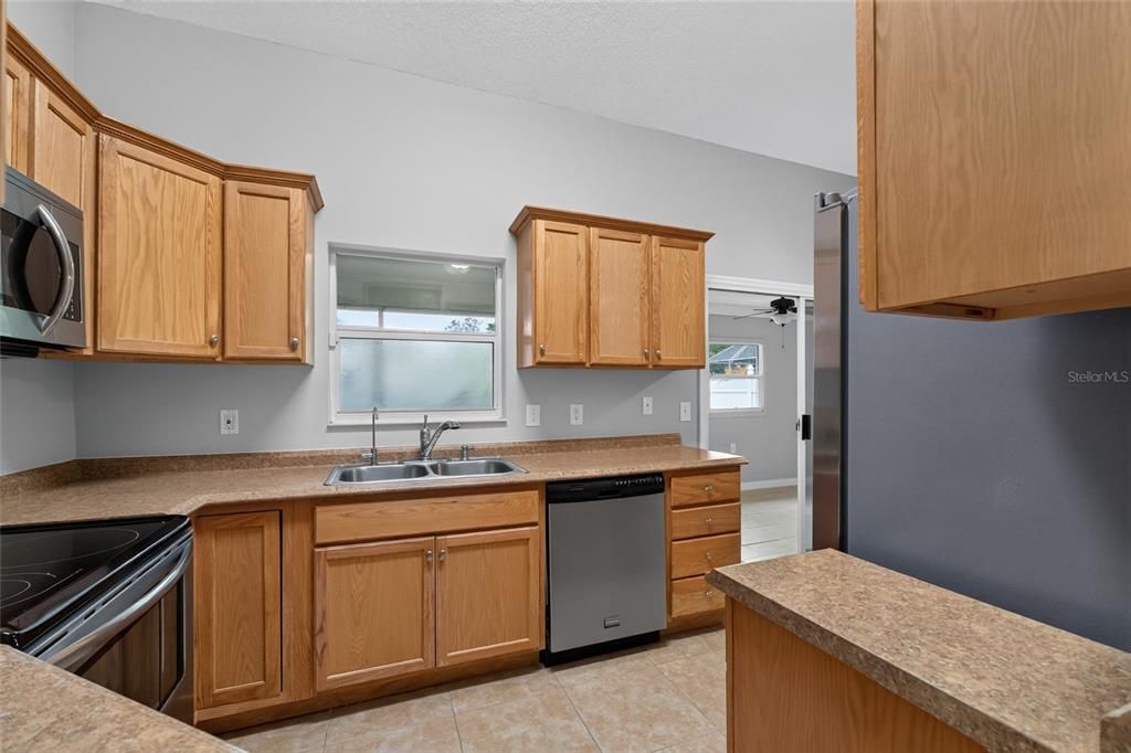 For Sale: $269,000 (3 beds, 2 baths, 1528 Square Feet)