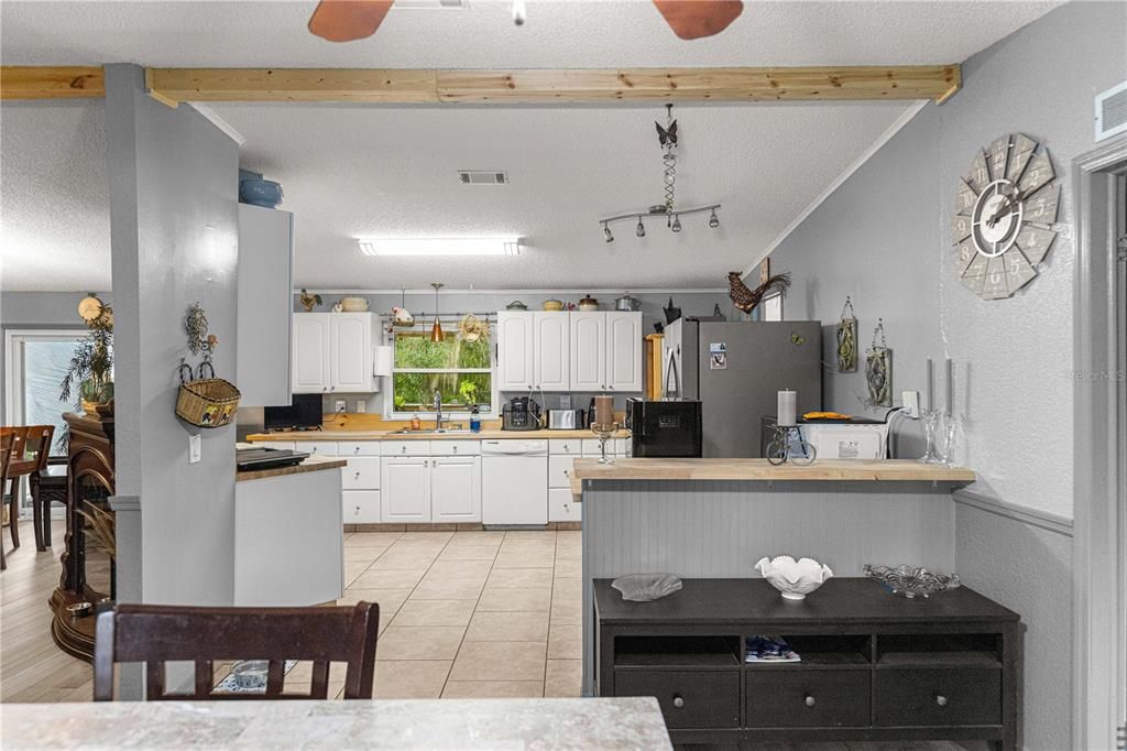 En Venta: $409,900 (4 camas, 2 baños, 1836 Pies cuadrados)
