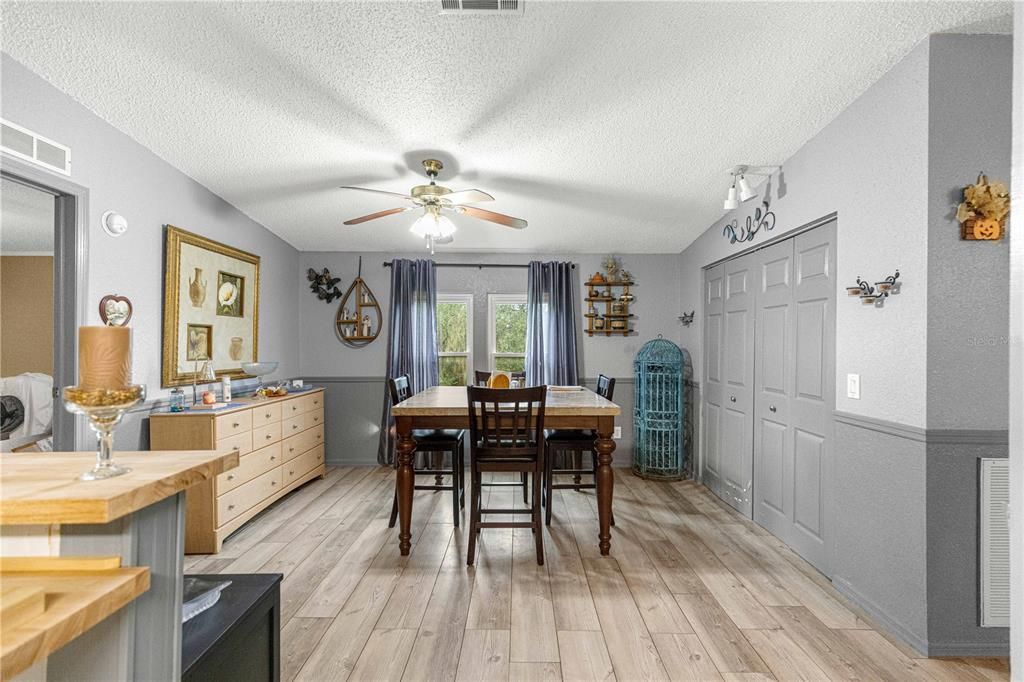 En Venta: $409,900 (4 camas, 2 baños, 1836 Pies cuadrados)