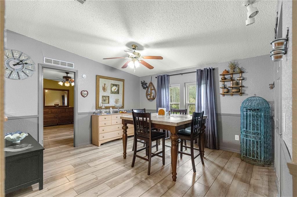 En Venta: $409,900 (4 camas, 2 baños, 1836 Pies cuadrados)