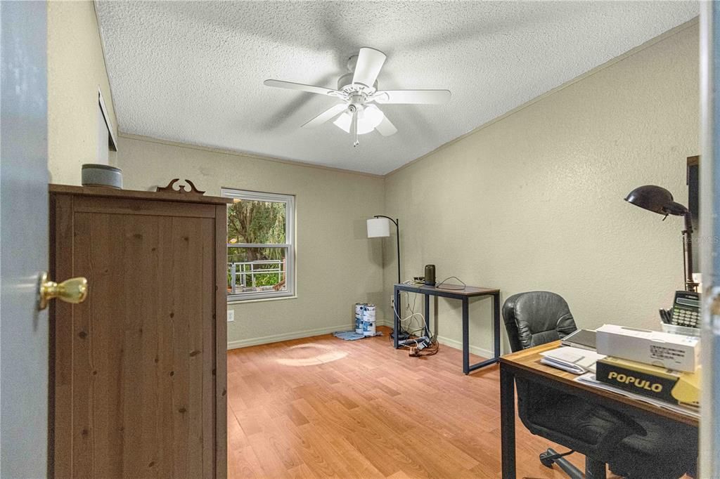 En Venta: $409,900 (4 camas, 2 baños, 1836 Pies cuadrados)