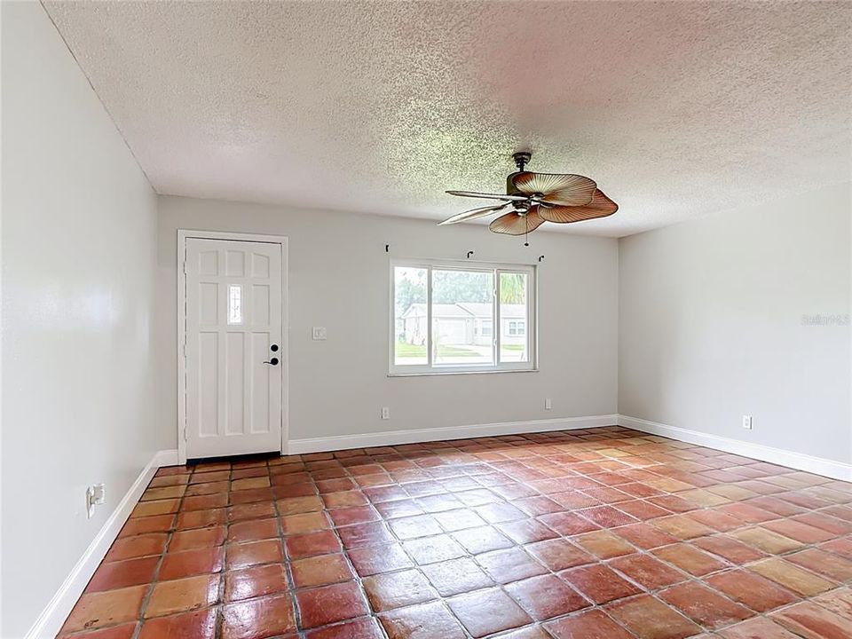 For Sale: $330,000 (3 beds, 2 baths, 1350 Square Feet)
