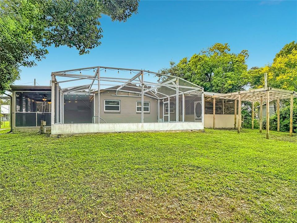 For Sale: $330,000 (3 beds, 2 baths, 1350 Square Feet)
