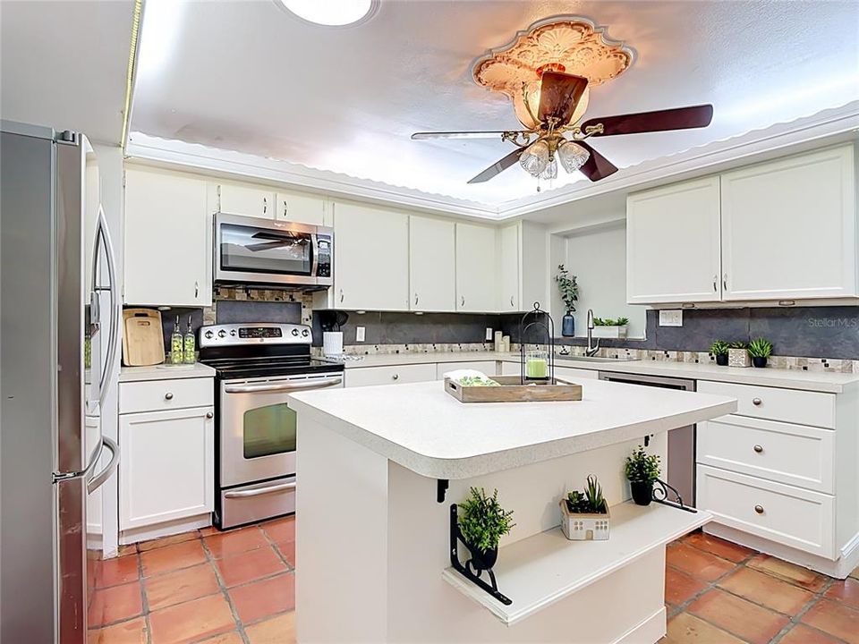 For Sale: $330,000 (3 beds, 2 baths, 1350 Square Feet)