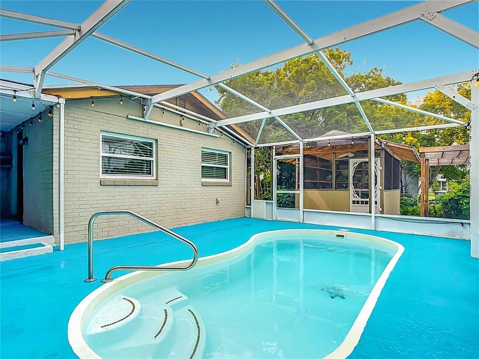 For Sale: $330,000 (3 beds, 2 baths, 1350 Square Feet)