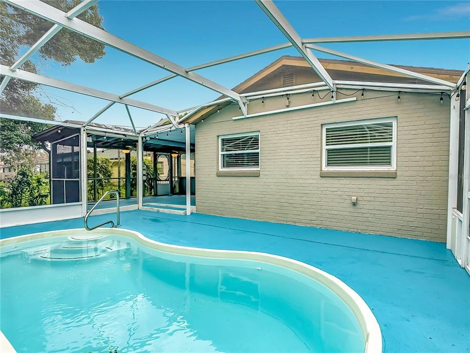 For Sale: $330,000 (3 beds, 2 baths, 1350 Square Feet)