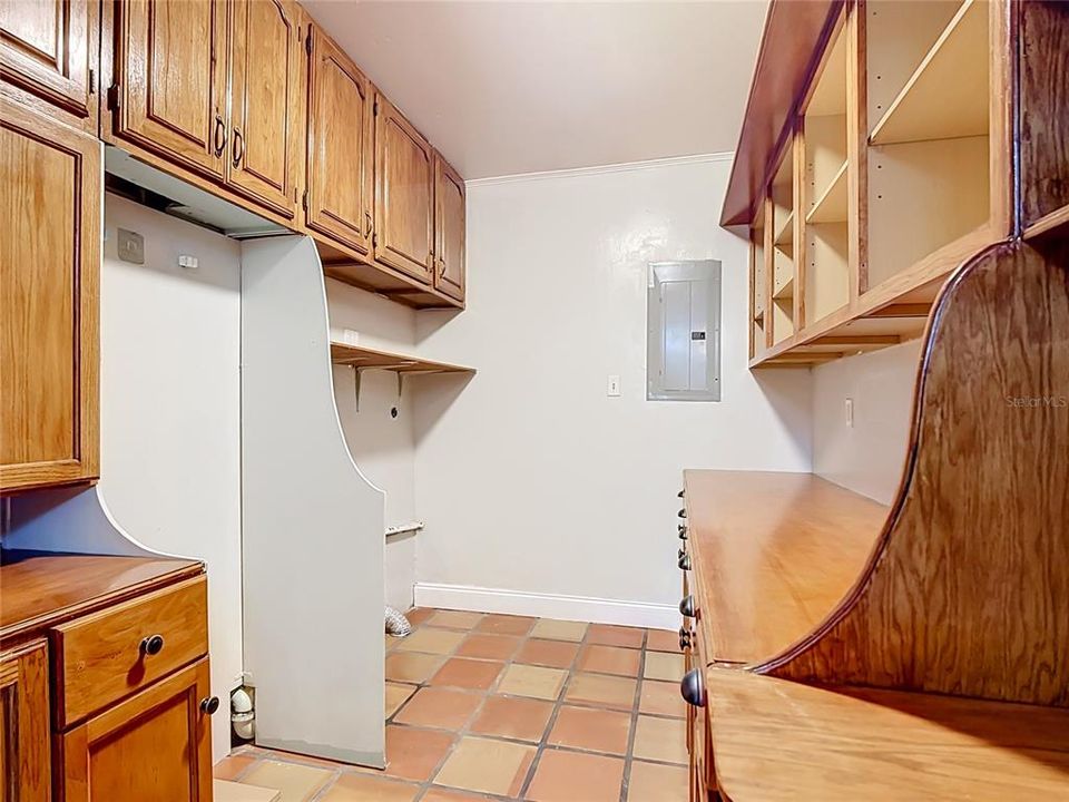 For Sale: $330,000 (3 beds, 2 baths, 1350 Square Feet)