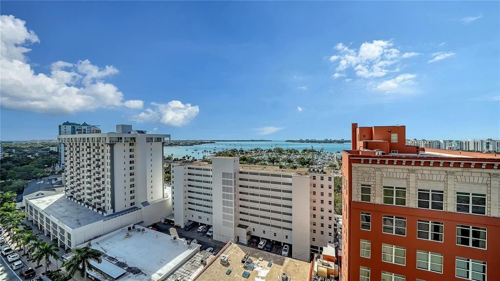 For Sale: $1,075,000 (2 beds, 2 baths, 1336 Square Feet)