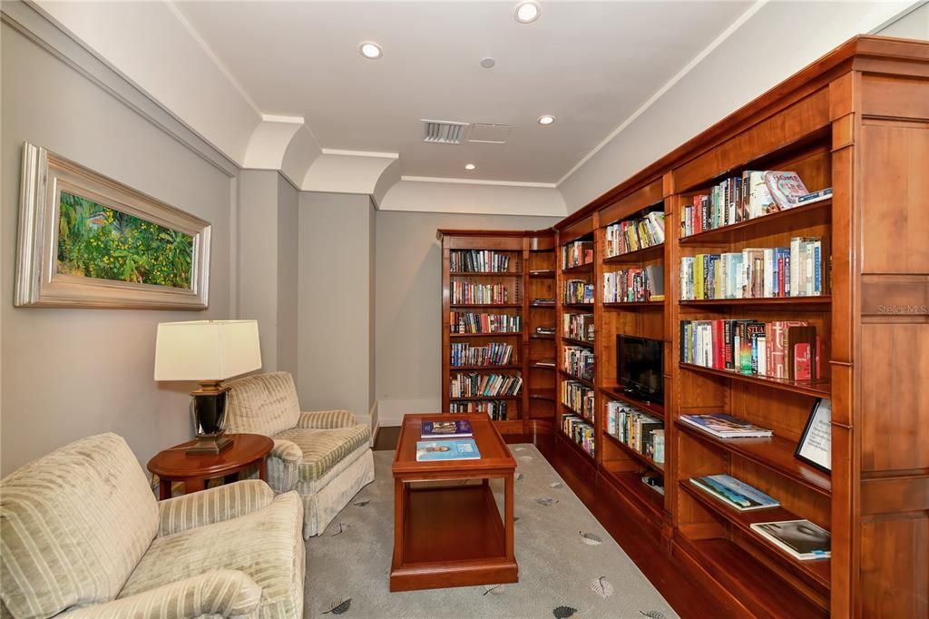For Sale: $1,075,000 (2 beds, 2 baths, 1336 Square Feet)