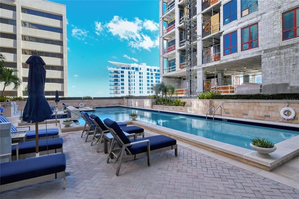 For Sale: $1,075,000 (2 beds, 2 baths, 1336 Square Feet)