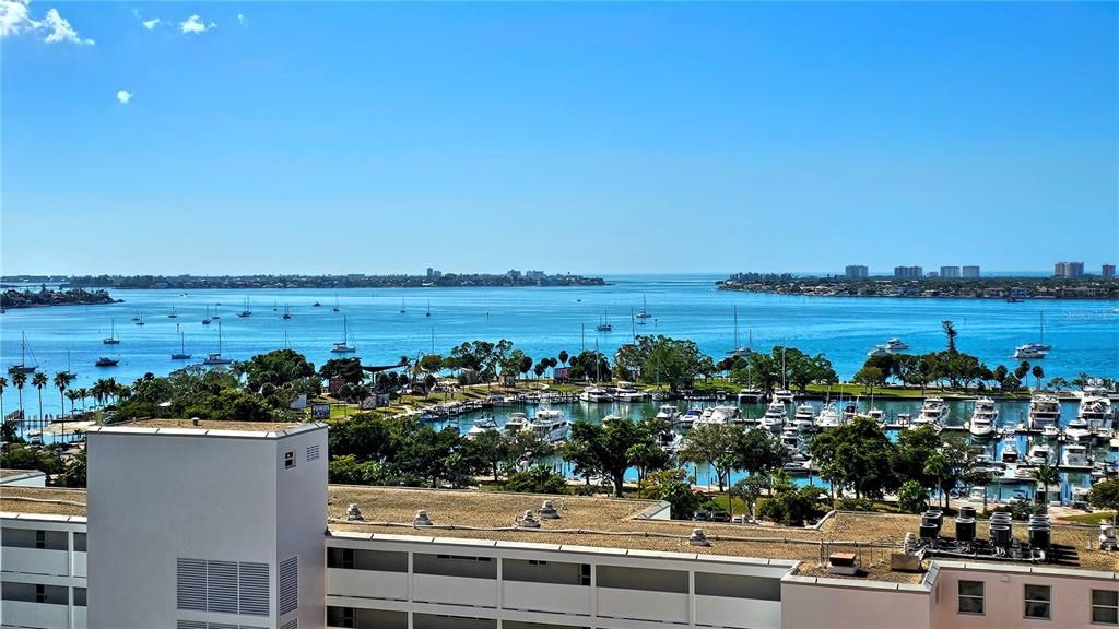 For Sale: $1,075,000 (2 beds, 2 baths, 1336 Square Feet)
