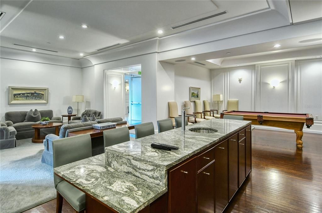 For Sale: $1,075,000 (2 beds, 2 baths, 1336 Square Feet)