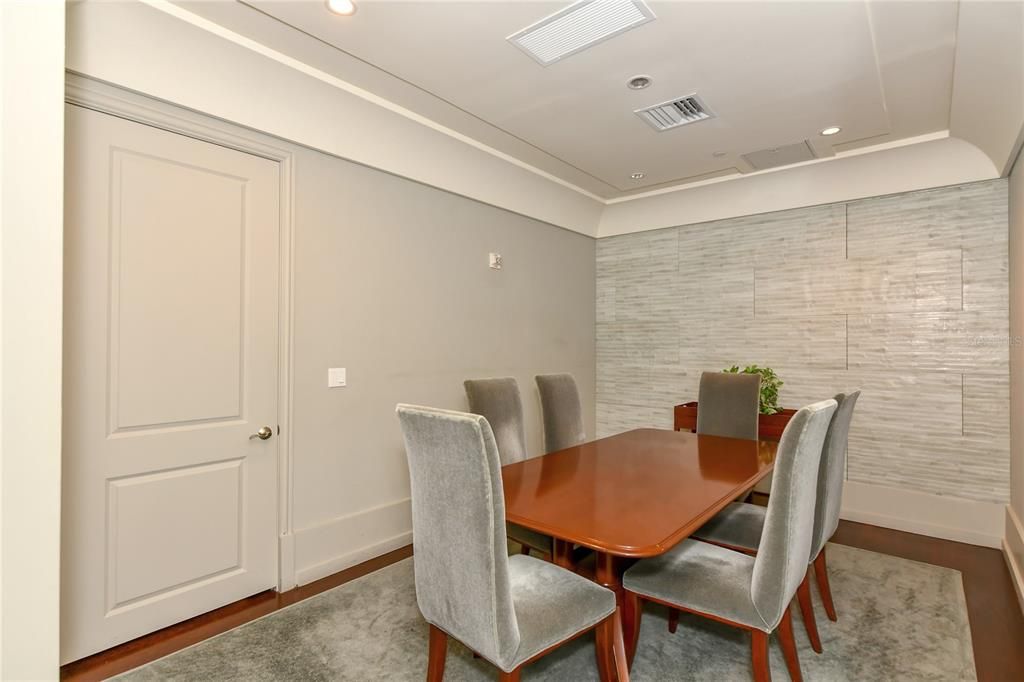 For Sale: $1,075,000 (2 beds, 2 baths, 1336 Square Feet)