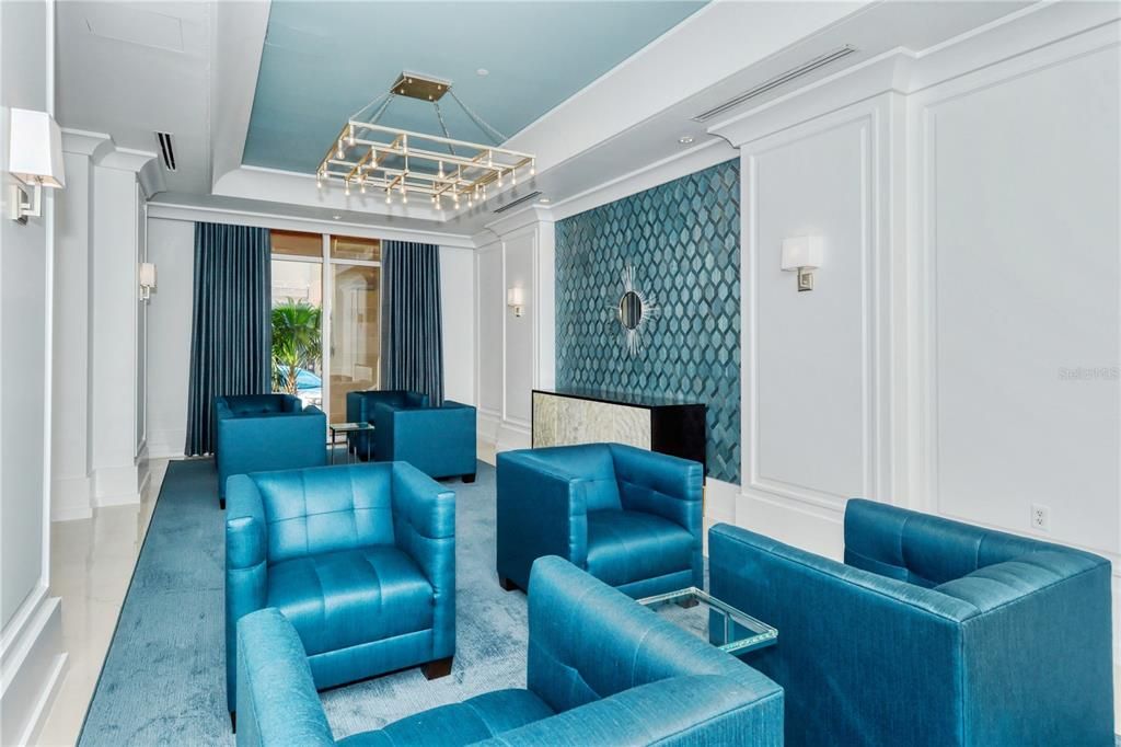 For Sale: $1,075,000 (2 beds, 2 baths, 1336 Square Feet)