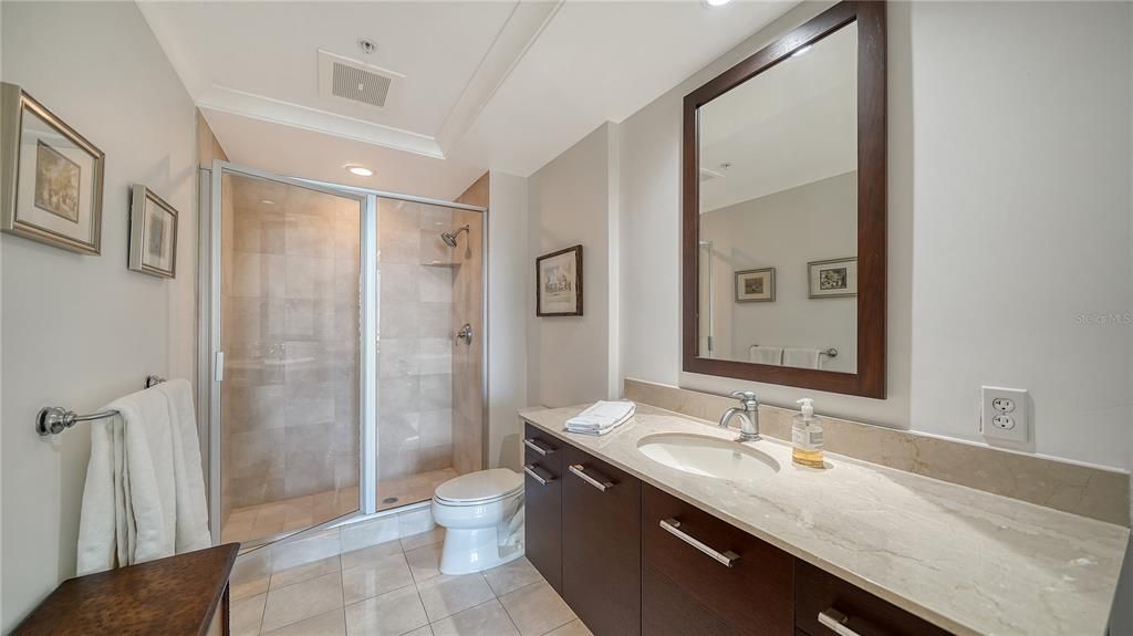 For Sale: $1,075,000 (2 beds, 2 baths, 1336 Square Feet)