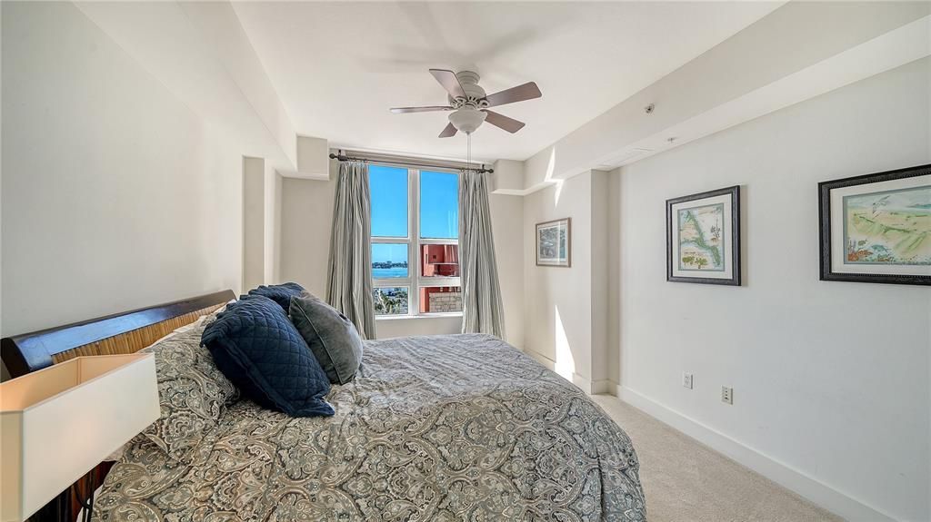 For Sale: $1,075,000 (2 beds, 2 baths, 1336 Square Feet)