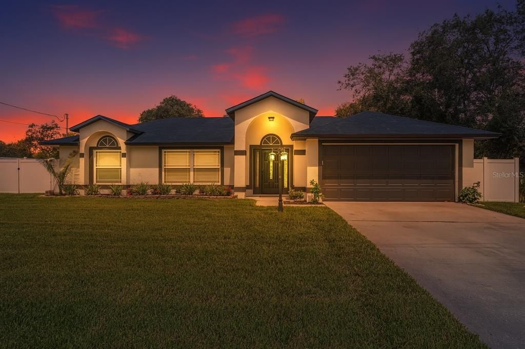 For Sale: $379,000 (3 beds, 2 baths, 1666 Square Feet)