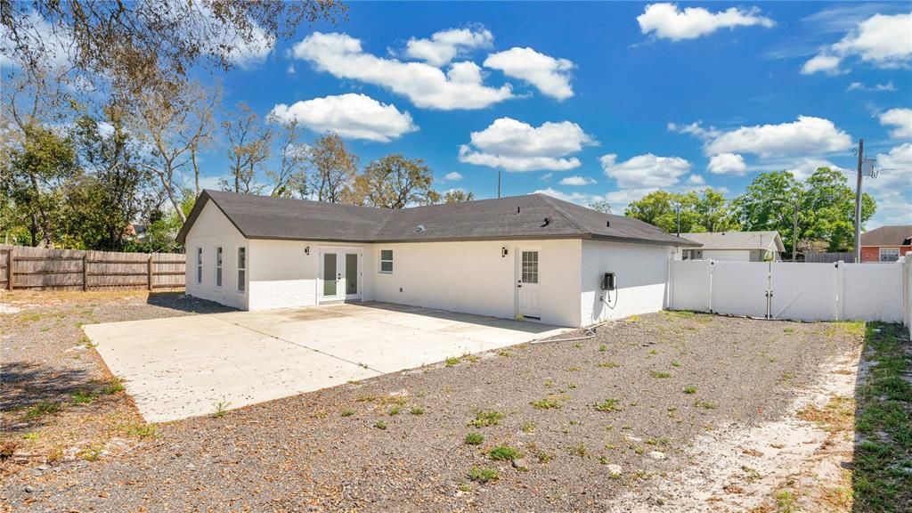 For Sale: $379,000 (3 beds, 2 baths, 1666 Square Feet)
