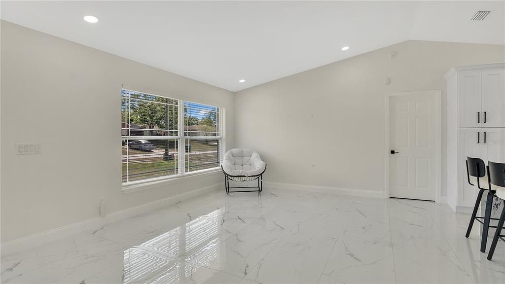 For Sale: $379,000 (3 beds, 2 baths, 1666 Square Feet)