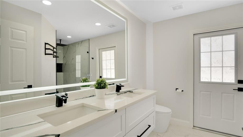For Sale: $379,000 (3 beds, 2 baths, 1666 Square Feet)