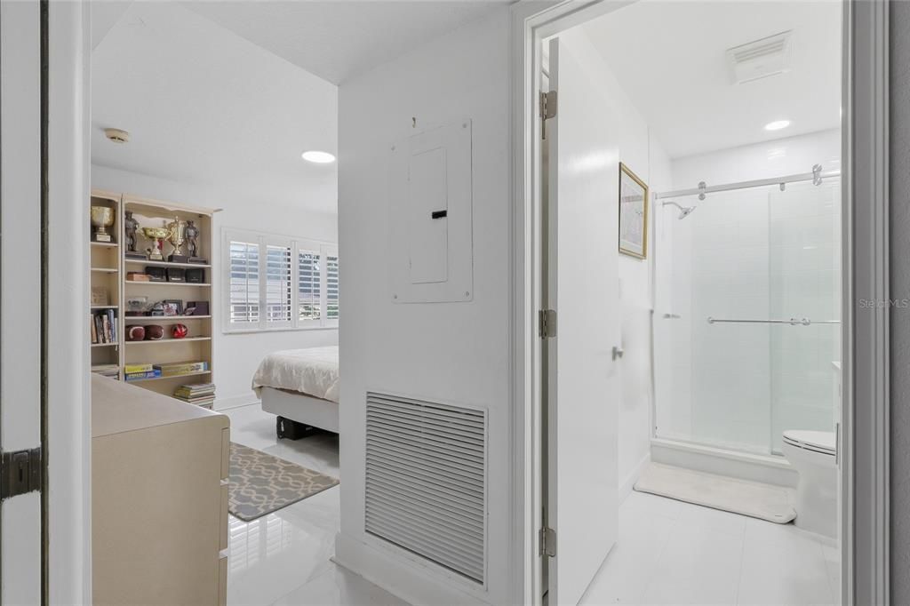 En Venta: $280,000 (2 camas, 2 baños, 1096 Pies cuadrados)