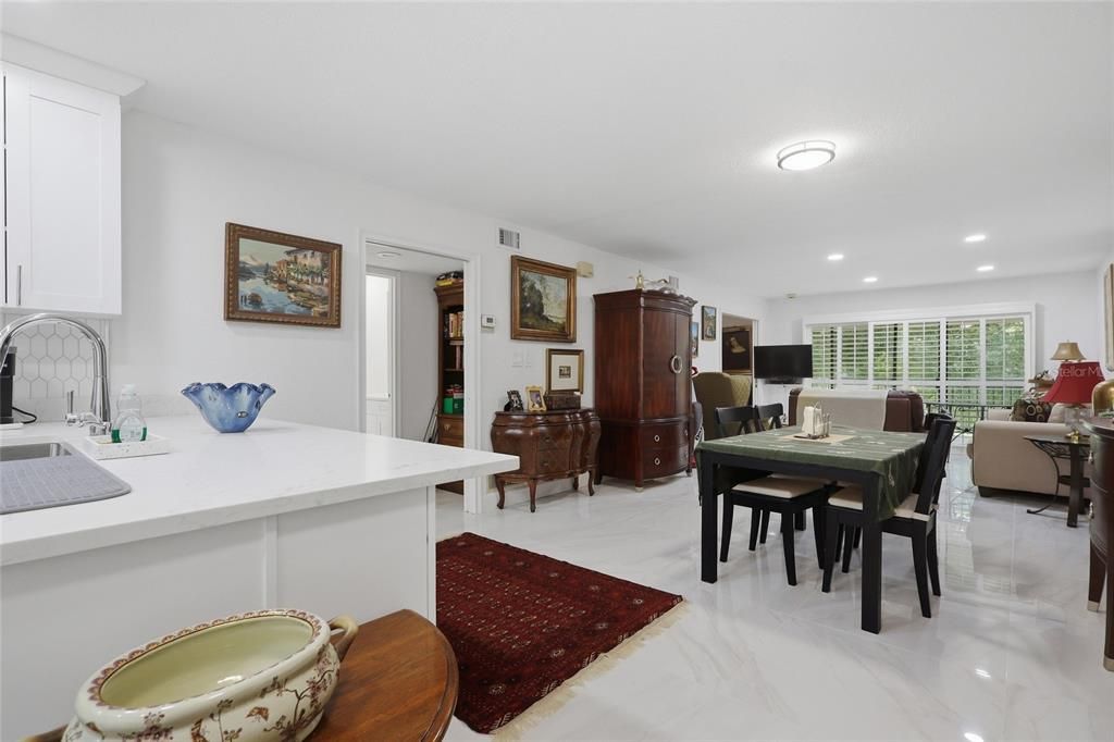 En Venta: $280,000 (2 camas, 2 baños, 1096 Pies cuadrados)