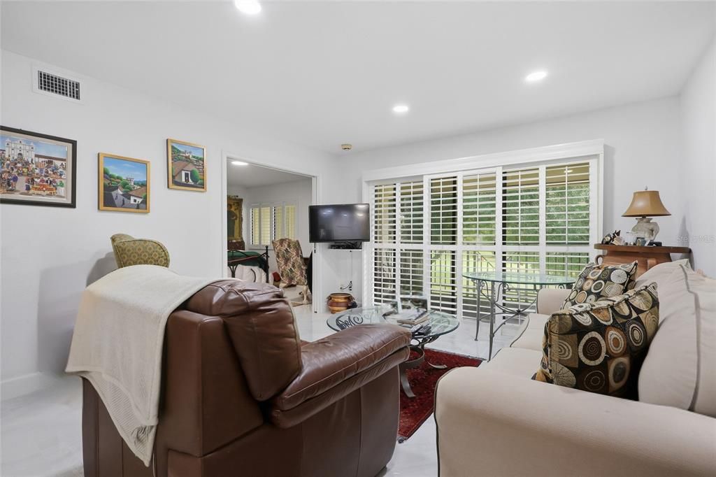 En Venta: $280,000 (2 camas, 2 baños, 1096 Pies cuadrados)