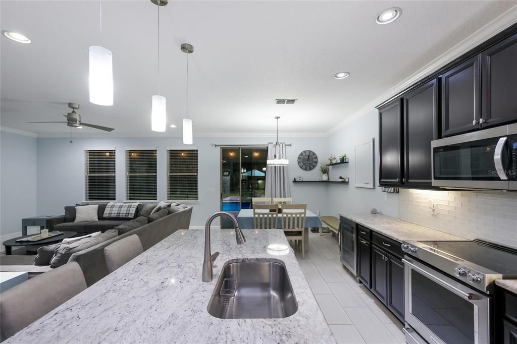 For Sale: $630,000 (3 beds, 3 baths, 3104 Square Feet)