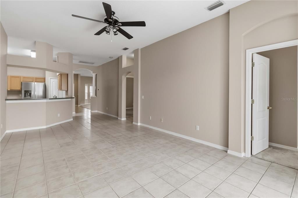For Sale: $450,000 (4 beds, 2 baths, 2083 Square Feet)