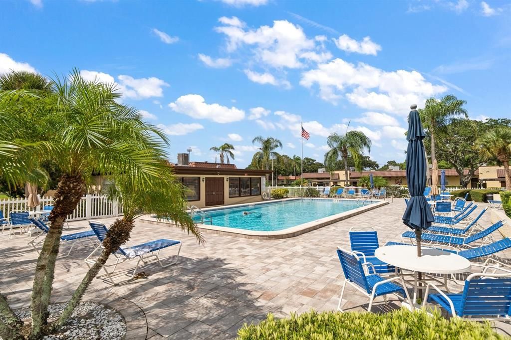 For Sale: $198,500 (2 beds, 2 baths, 950 Square Feet)