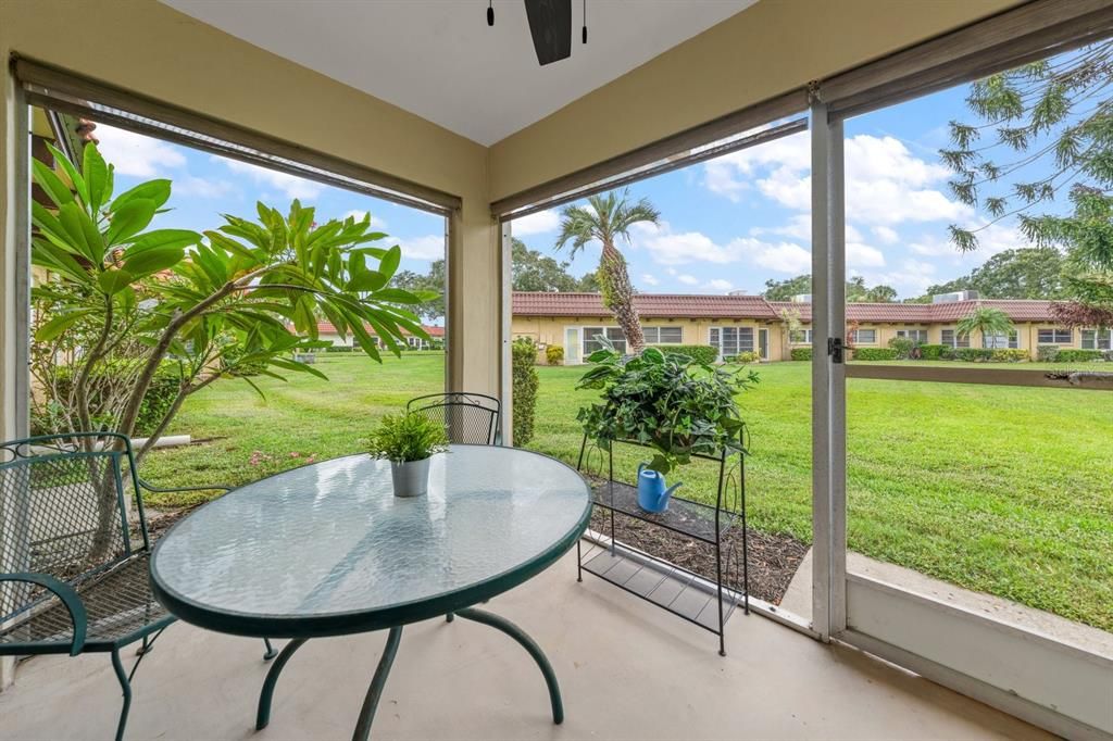 For Sale: $198,500 (2 beds, 2 baths, 950 Square Feet)