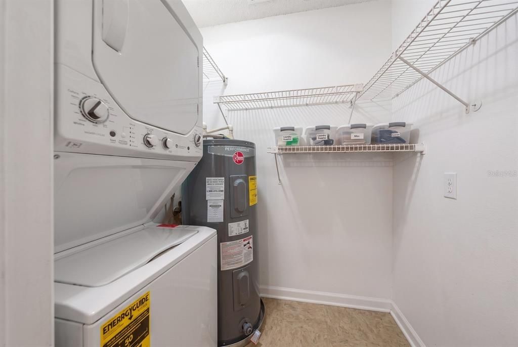 For Sale: $198,500 (2 beds, 2 baths, 950 Square Feet)