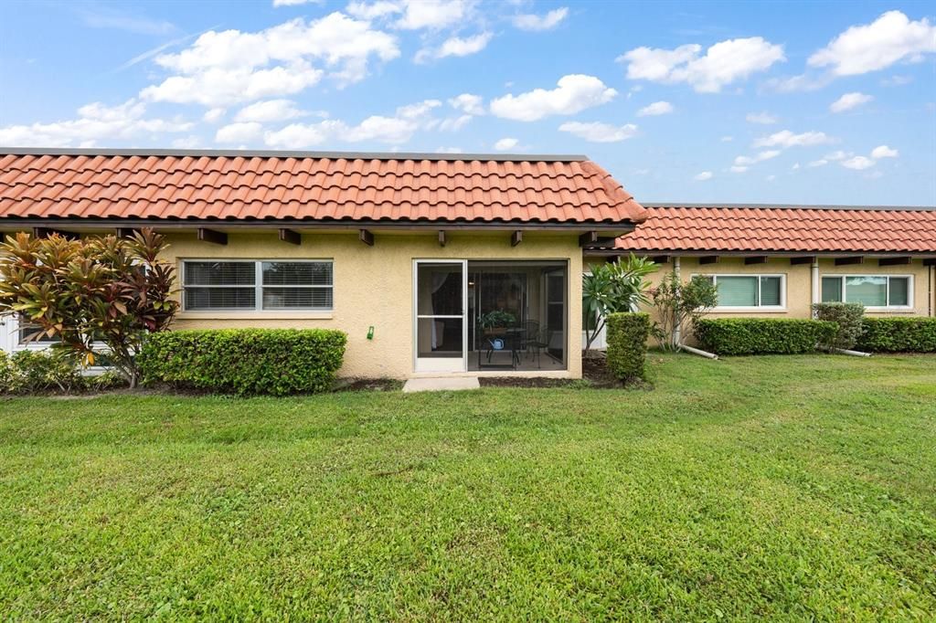 For Sale: $198,500 (2 beds, 2 baths, 950 Square Feet)