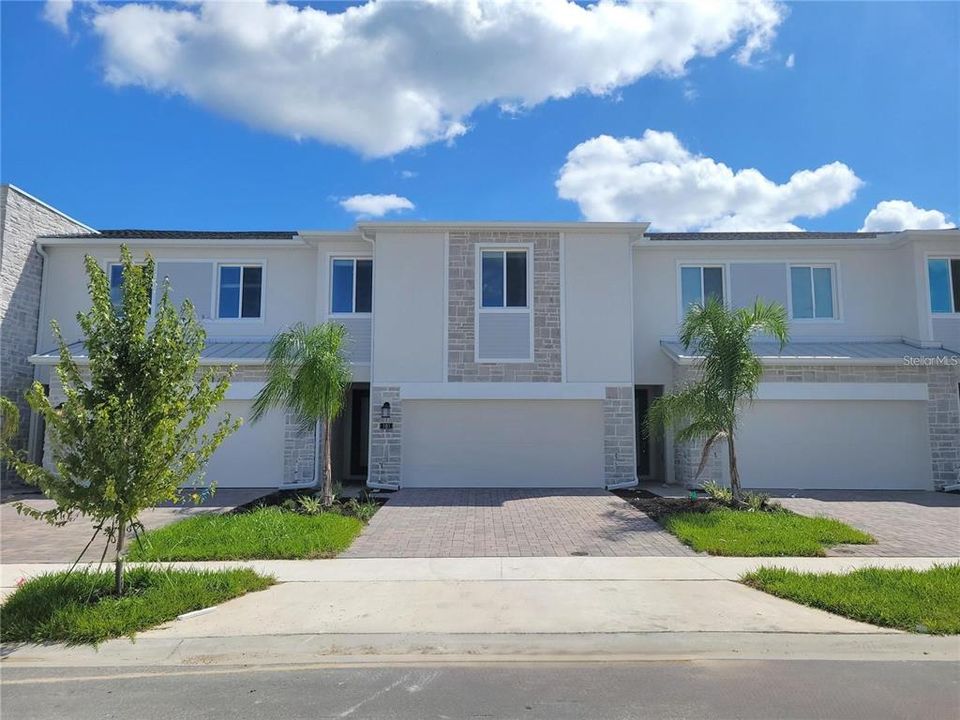 For Rent: $2,450 (4 beds, 3 baths, 1954 Square Feet)