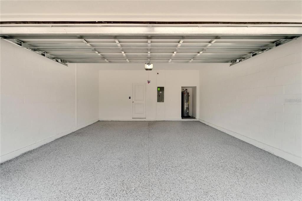 For Rent: $2,450 (4 beds, 3 baths, 1954 Square Feet)