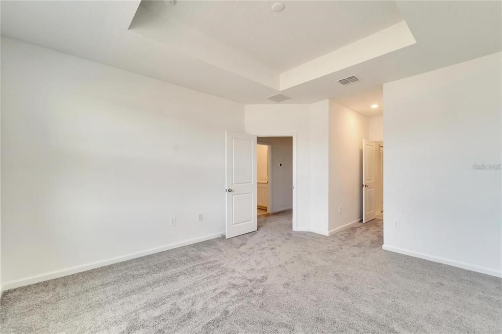 For Rent: $2,450 (4 beds, 3 baths, 1954 Square Feet)