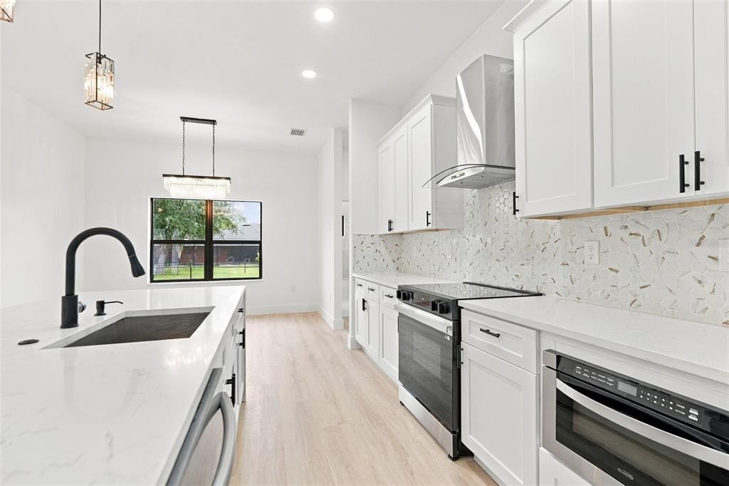 En Venta: $469,980 (3 camas, 2 baños, 1741 Pies cuadrados)