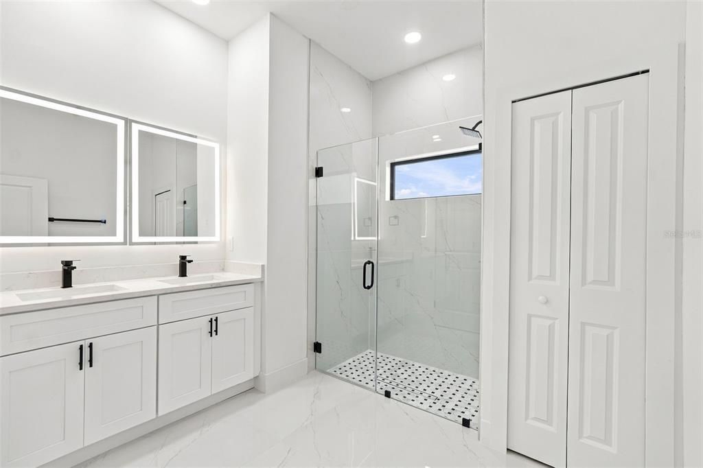 En Venta: $469,980 (3 camas, 2 baños, 1741 Pies cuadrados)