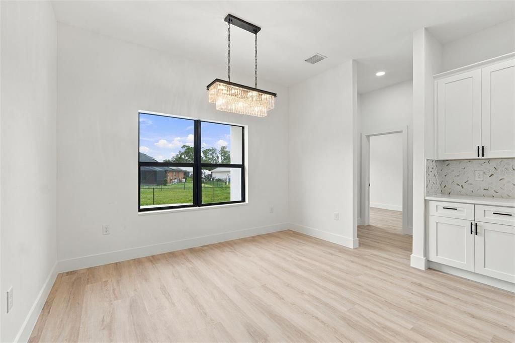 En Venta: $469,980 (3 camas, 2 baños, 1741 Pies cuadrados)